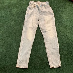 American Eagle mom jean